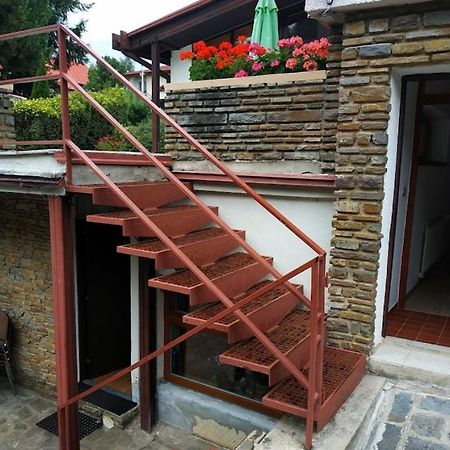 Privat L&L Apartment Nova Lesna Exterior photo