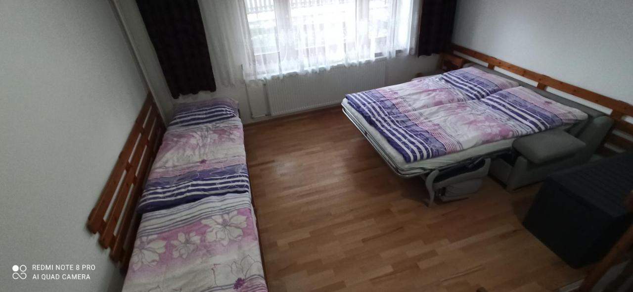 Privat L&L Apartment Nova Lesna Exterior photo