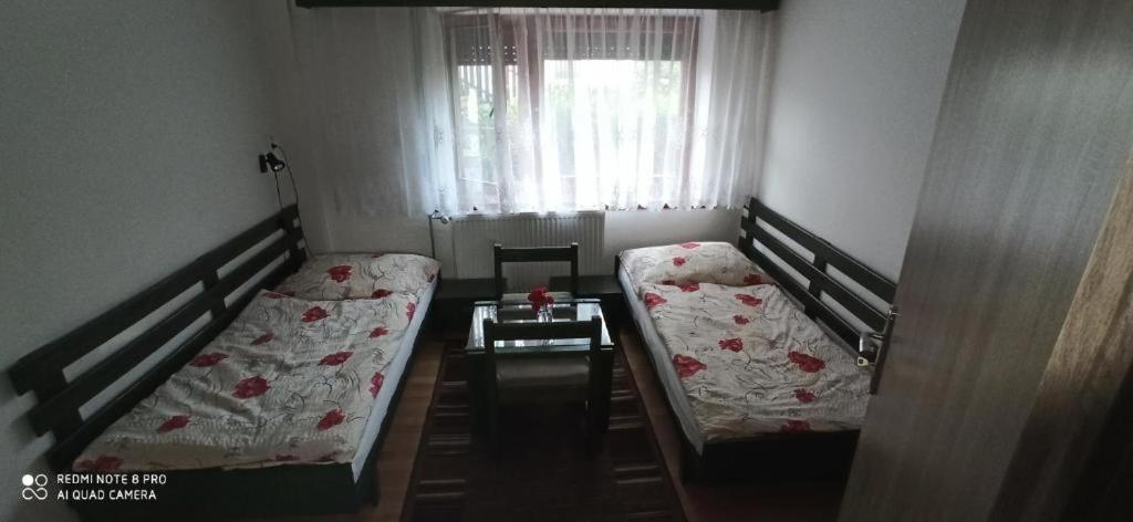 Privat L&L Apartment Nova Lesna Exterior photo