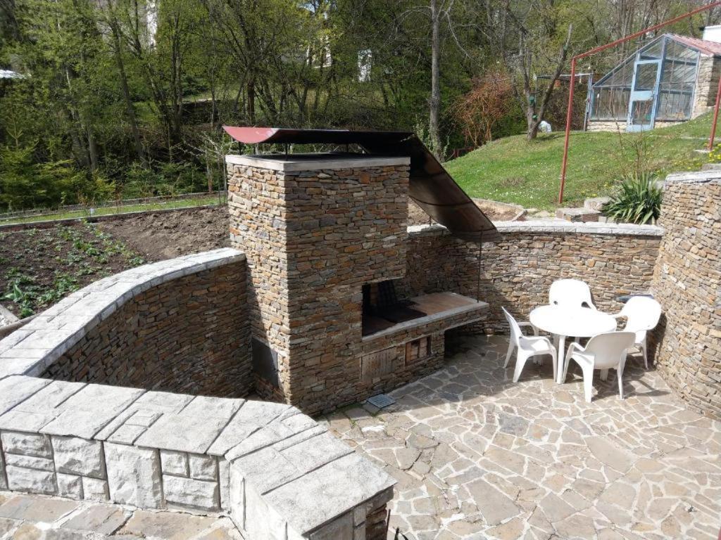 Privat L&L Apartment Nova Lesna Exterior photo